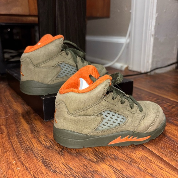 Jordan toddler Sneakers - Olive and Orange - Picture 4 of 5